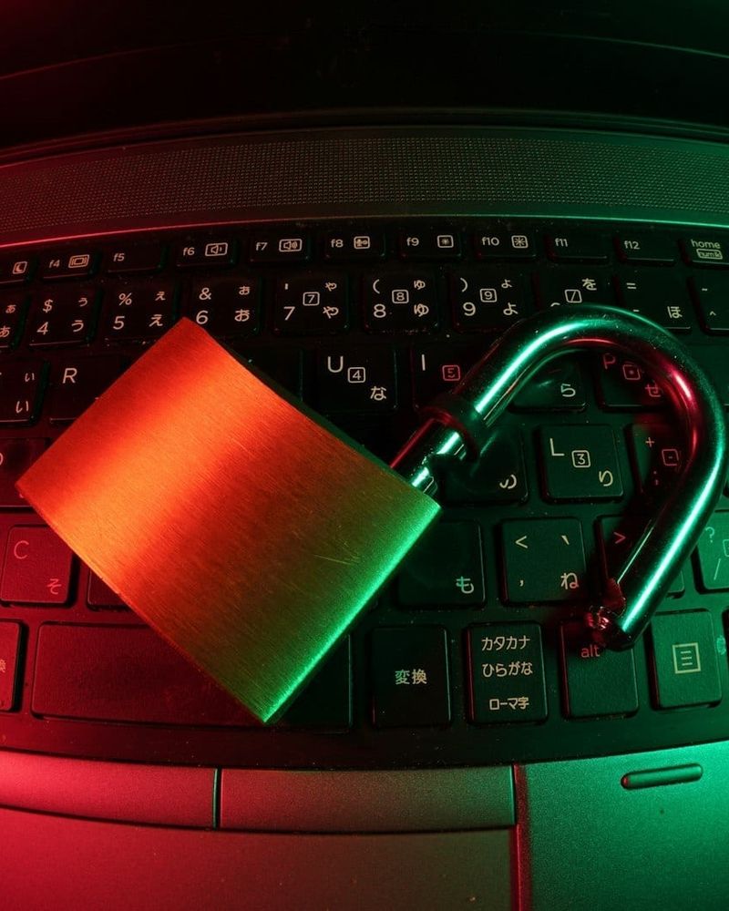 Server rack con sicurezza informatica